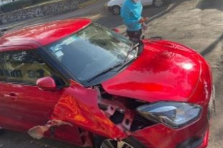 Jugadores de Pumas sufren aparatoso accidente automovilístico 