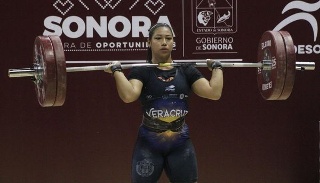 Veracruzana Jessica Jarquín, aspira al Mundial de Mayores de Pesas 