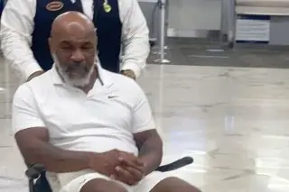 ¡Tyson es visto en silla de ruedas!