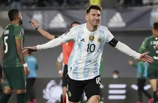 Fan pide que Messi firme su espalda en pleno juego (VIDEOS)