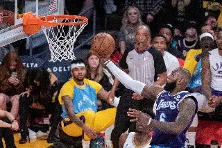 NBA: LeBron James arrolla a los Spurs de San Antonio