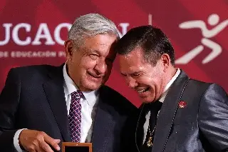 Julio César Chávez recibe el Premio Nacional del Deporte