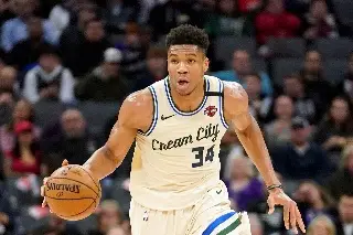Antetokounmpo y Allen apagan un incendio en Toronto