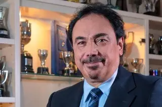 Hugo Sánchez se molesta con Cruz Azul tras elegir al 'Tuca' (VIDEO)