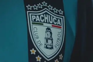 Pachuca presenta jersey edición especial ¡Sin publicidad!