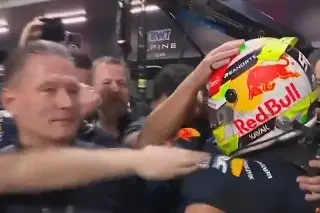 La épica reacción del Papá de Max Verstappen ante el triunfo de 'Checo' Pérez (VIDEO)