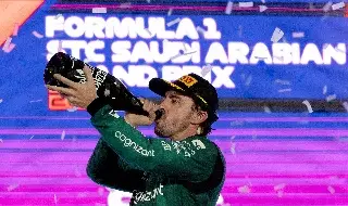 Retiran sanción a Fernando Alonso y recupera podio