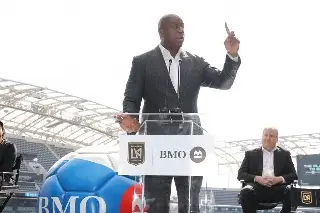 'Magic' Johnson quiere comprar equipo de NFL