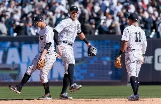 Yankees abren la temporada blanqueando a Gigantes