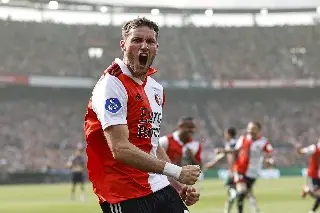 Santi Giménez anota y Feyenoord es campeón (VIDEO)