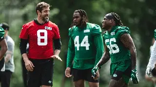 Aaron Rodgers se lesiona en segundo día con los Jets