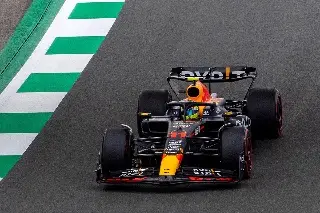 'Checo' Pérez queda fuera del podio en España, Verstappen domina