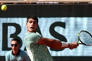 Alcaraz destroza a su rival y se planta en Cuartos de Roland Garros
