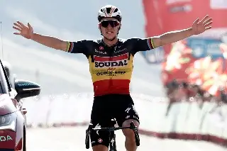 Evenepoel gana etapa pero Kuss es líder en Vuelta a España