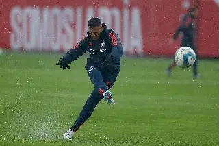 Alexis Sánchez no tiene anemia, podrá jugar con Chile
