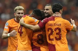 Galatasaray rescata el empate en un duelo de Champions con locura 