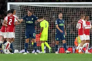 'Chucky' y el PSV son humillados por el Arsenal