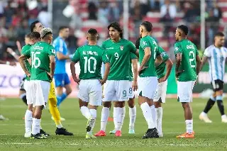 Bolivia vuelve a entrenar, pese a crisis por amaños y corrupción