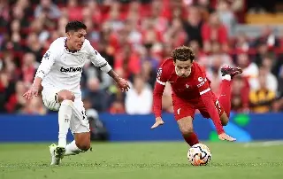 Edson Álvarez y West Ham tropiezan ante Liverpool 