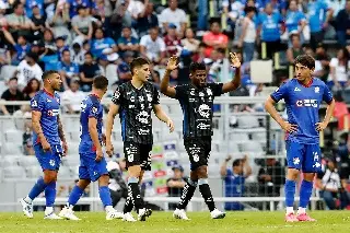 Cruz Azul alarga su crisis con derrota ante Querétaro