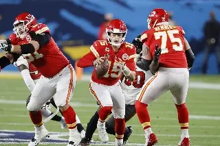 Mahomes lidera paliza de Chiefs a los Bears