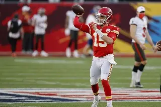 NFL: Mahomes supera al histórico Dan Marino en victoria de Kansas City