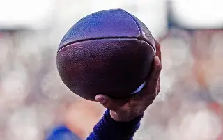 NFL: Muere ex jugador de los Patriotas en un accidente aéreo 