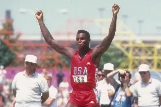 Leyenda del atletismo Carl Lewis estará en los Juegos Panamericanos 2023