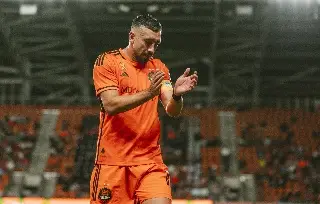 Gol de Héctor Herrera pone en ventaja a Houston en los playoffs