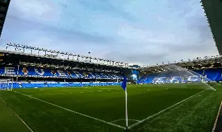 Aficionados juntan dinero para rescatar al Everton