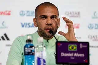Rechazan petición de libertad a Dani Alves por riesgo de fuga 