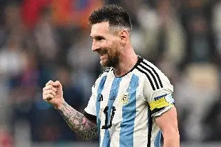 ¡En casi 8 millones de dólares se venden playeras de Messi que usó en el Mundial!