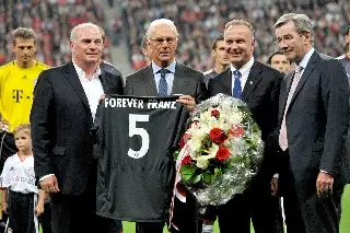 Proponen hacer homenaje fúnebre a Beckenbauer en Estadio del Bayern