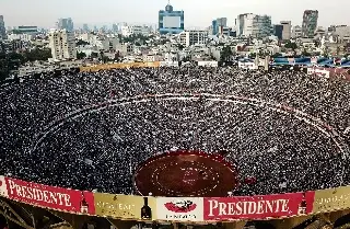 Lleno total en la Plaza de toros México durante corrida de aniversario 