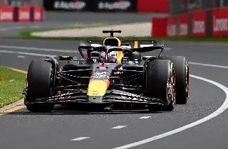 Verstappen tiene la Pole Position para el GP de Australia, 'Checo' es tercero 