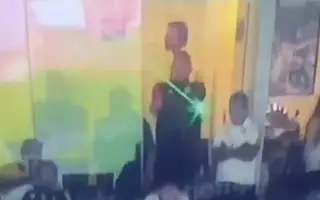 Nahuel Guzmán usa láser para molestar a jugadores de Rayados (VIDEO)