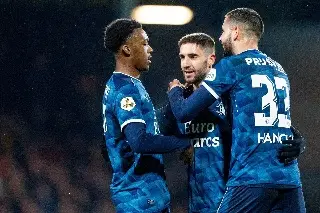 Feyenoord posterga el título del PSV