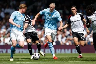 Manchester City golea al Fulham de Raúl Jiménez y toma el liderato de la Premier