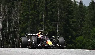 Verstappen piensa en cómo ganarle a Checo Pérez en Mónaco