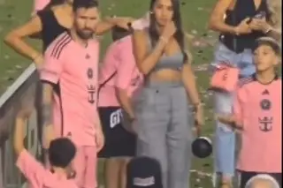 Messi pone orden con sus hijos que se estaban peleando (VIDEO)