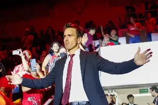 Ex coach de los Halcones de Veracruz se corona campeón de la LNBP