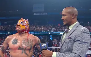 ¡Otro mexicano! Rey Fénix, hermano de Penta Zero Miedo, debuta con triunfo en WWE (VIDEO)