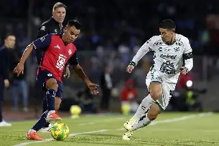 Cruz Azul remonta ante el León de James Rodríguez 