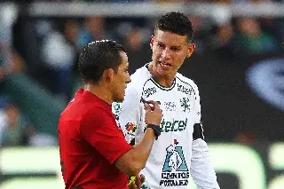 James Rodríguez enloquece y recibe su primera tarjeta roja en la Liga MX (VIDEO)