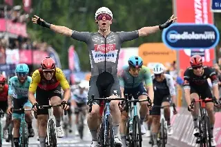  Groves gana al esprint la etapa más larga del Giro de Italia 2025