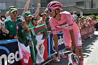 Ciclistas mexicanos se rinden ante Isaac del Toro luego del Giro de Italia 