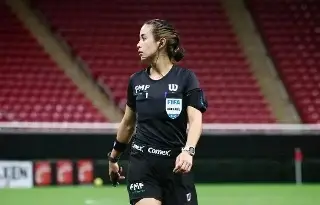 ¡Histórica! Mexicana Katia Itzel García es la primera mujer árbitro central en la historia de la Copa Oro 