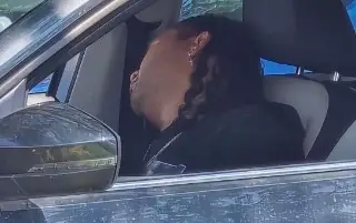 Detienen al Gullit Peña, se queda dormido mientras manejaba (VIDEO)
