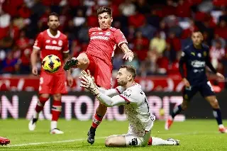 ¡Solo aguantó seis meses! Pau López se marcha del Toluca luego de ser campeón 