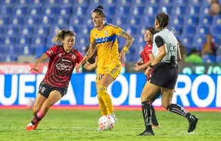 Tigres llega a la cima de la Liga MX Femenil tras imponerse a Xolos 